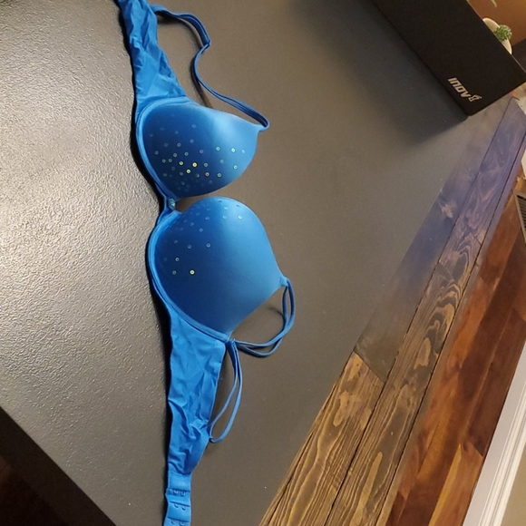 Victoria's Secret Very Sexy Pushup 34C - Picture 3 of 5